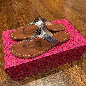 Tory Burch Cameron Thong Flip Flop Sandal...Size 5